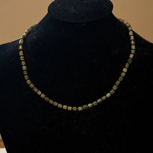 Green Unakite Short Necklace, Genuine Gemstone Beaded Necklace - Picture 2 of 9